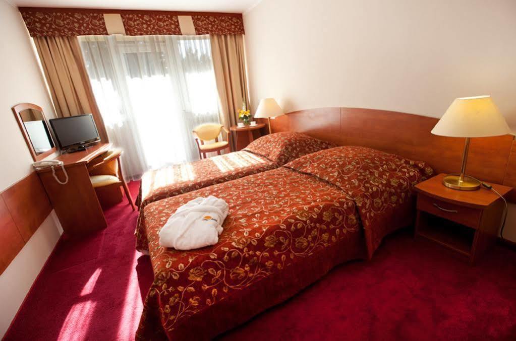 Jantar Medical Spa دجيفنوفيك المظهر الخارجي الصورة